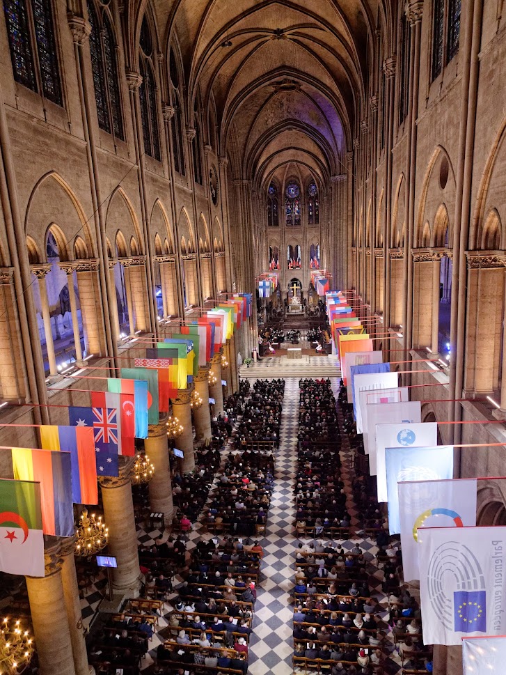 notre dame cathedral paris inside