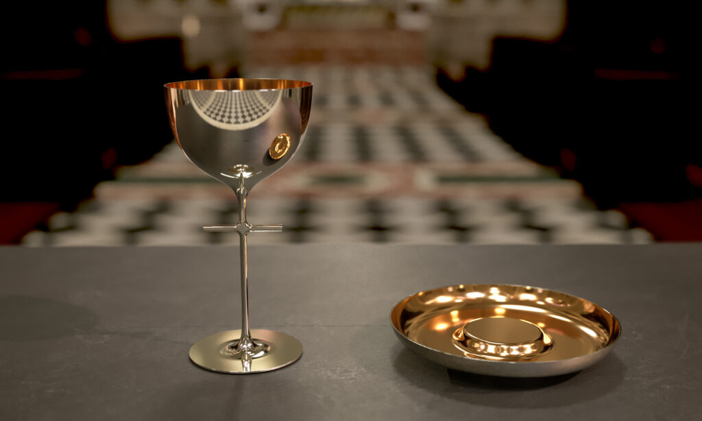 Photo des objets liturgiques : patène et calice